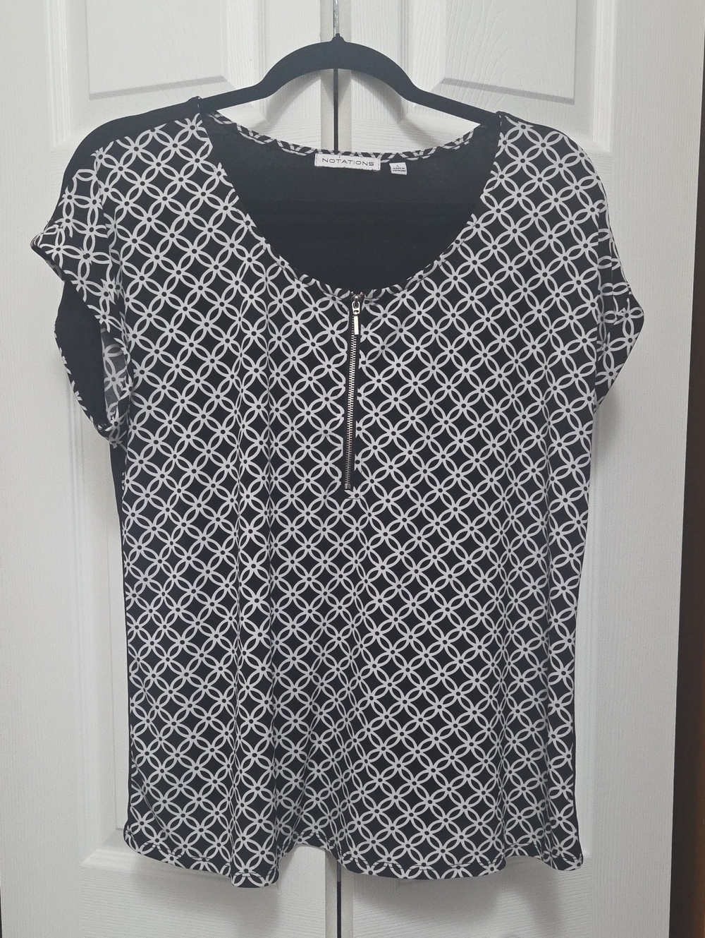 Notations Black & White Geometric Zip-Front Short Sleeve Top L